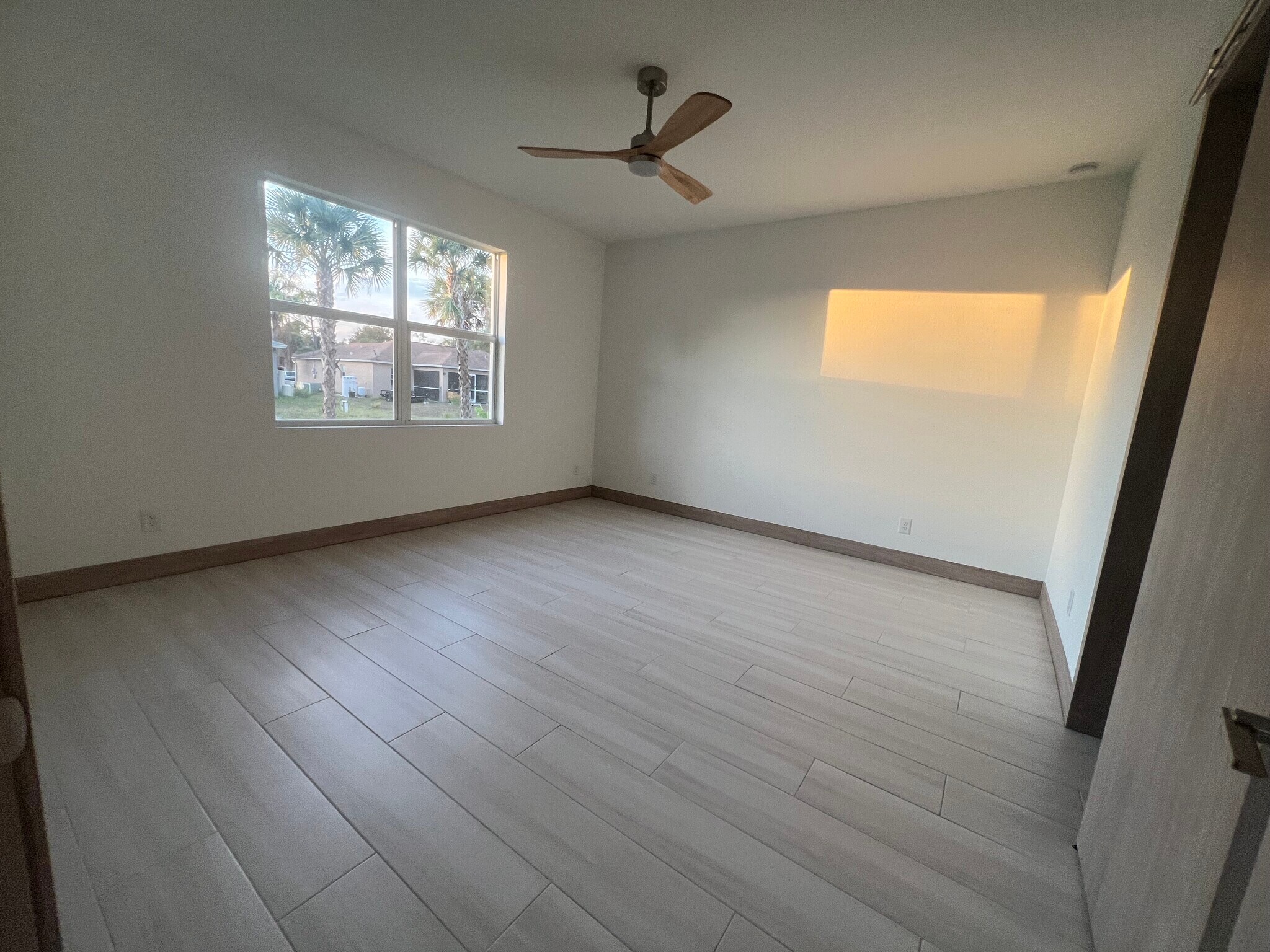 Building Photo - 4327 Kinlock St