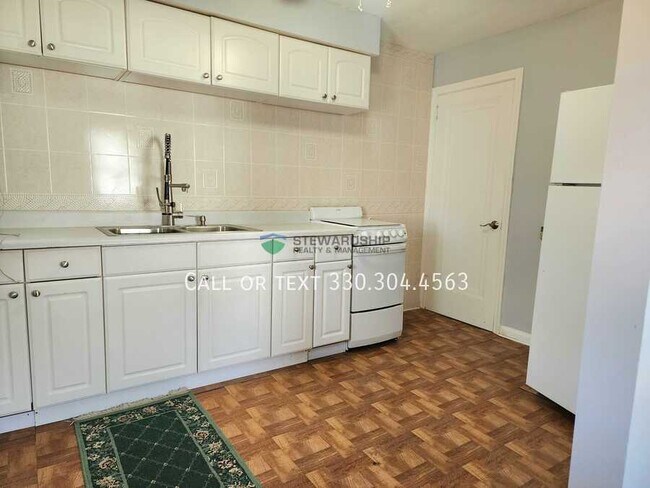Building Photo - 2135 Dennison Pl NW