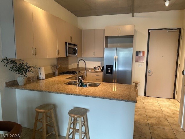 Building Photo - 353 E Bonneville Ave