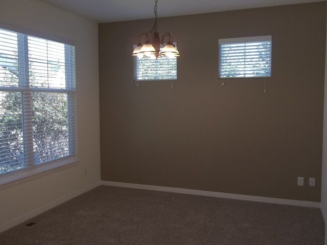 Building Photo - Comfortable & Roomy 3 Bedroom Home – Available August 10
