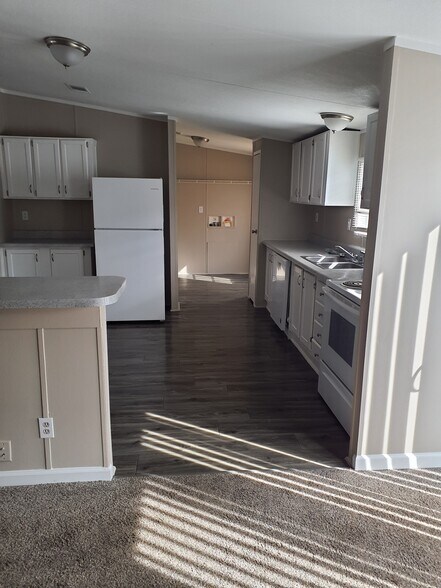 Building Photo - 9211 Gleneagle Dr