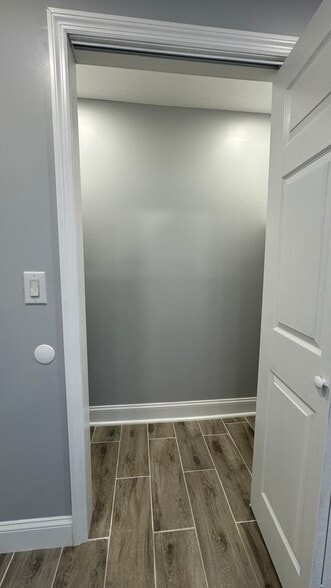 Building Photo - 137 E High St