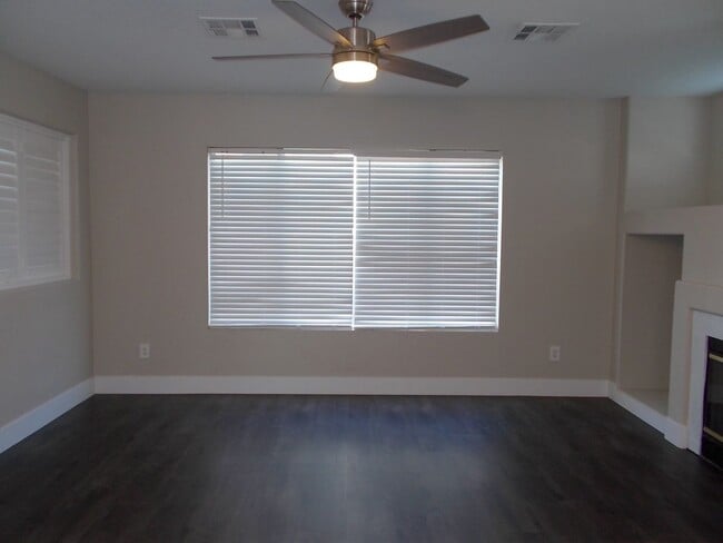 Building Photo - Desirable Move-In Ready Home with Loft, Fireplace & Oversized Garage