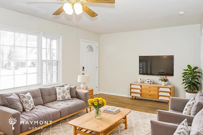 Building Photo - 2204 Euclid Rd NW