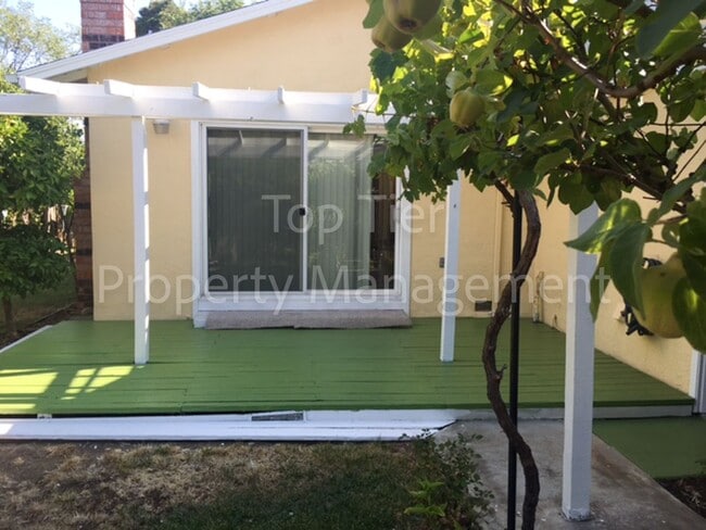 Building Photo - Very nice 3 Bd/2 Ba, 1388 sf single-family house in Concord available Now for Lease!