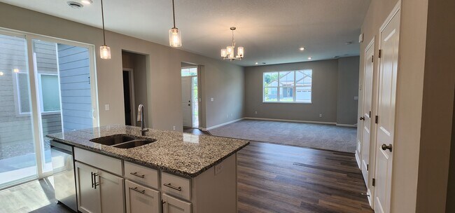 Building Photo - 1515 100th Ave NW