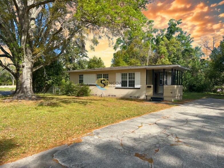 Primary Photo - 5221 Cleveland Rd