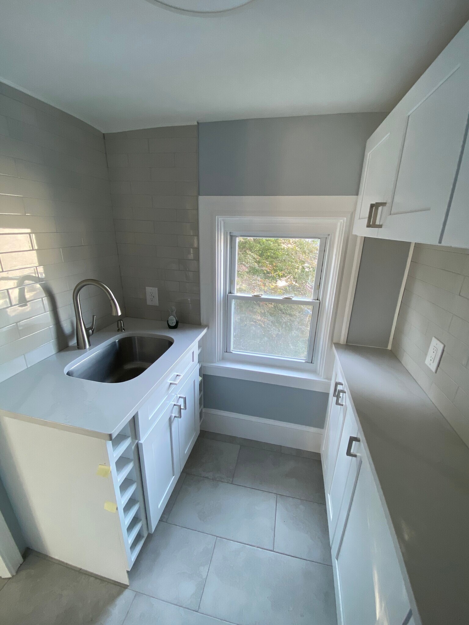 Building Photo - 750 Academy Ave