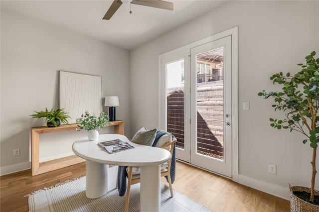 Building Photo - 381 E Greenbriar Ln