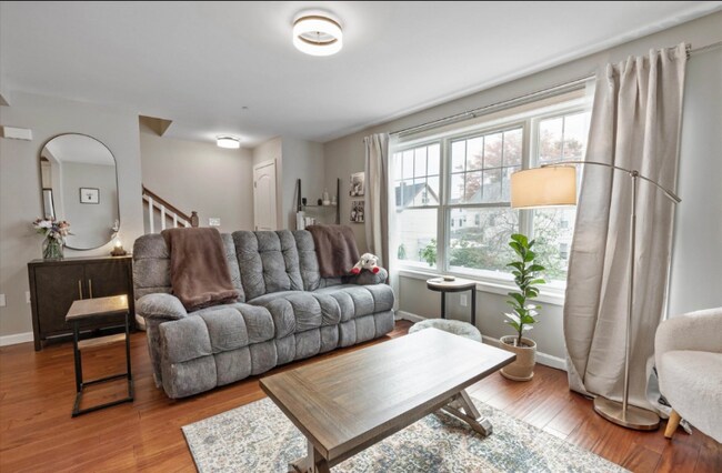 Building Photo - 38 Perham St