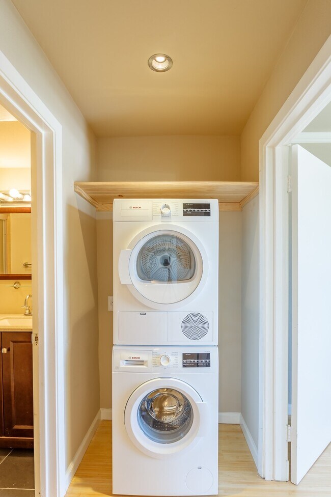 Building Photo - 3614 Montrose Blvd