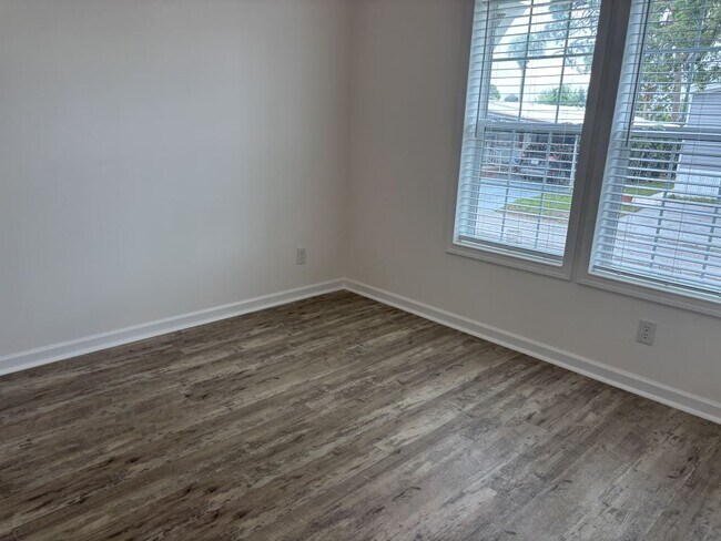 Building Photo - 909 Inagua W