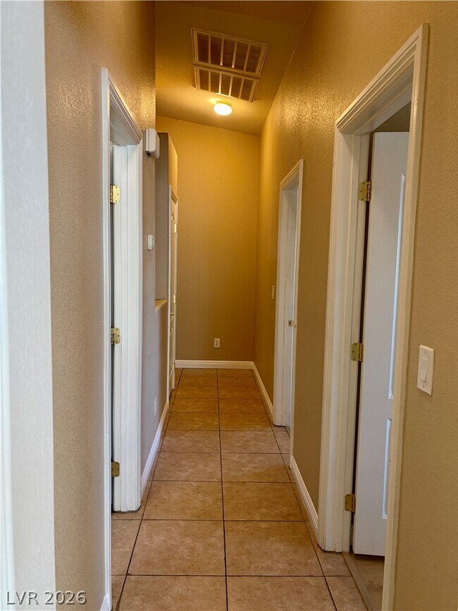 Building Photo - 2065 Scanlon Ferry Ct