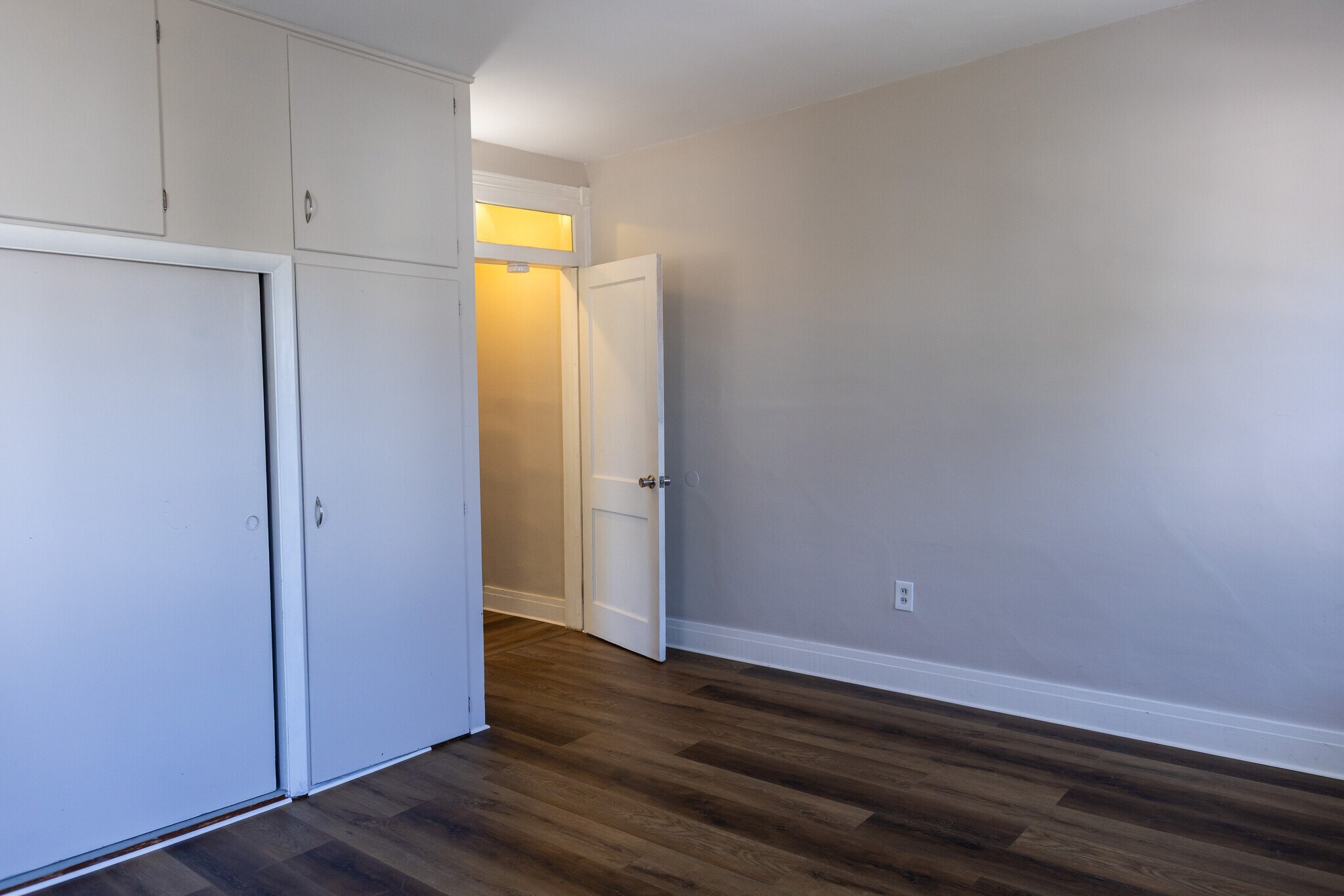 Building Photo - 208 W Carpenter Ave