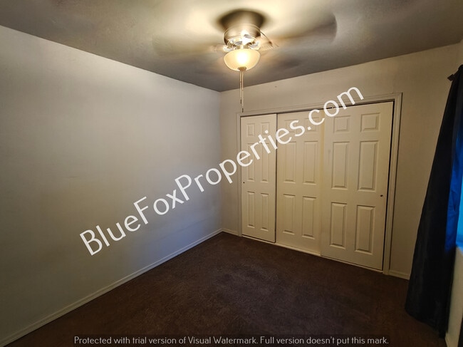 Building Photo - 5952 E 25th St