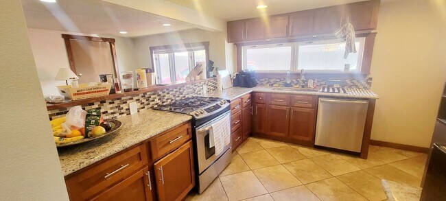 Building Photo - 5BD/3BA Home Near Pearl St, CU, Hiking, Park | $500 OFF First Months' Rent