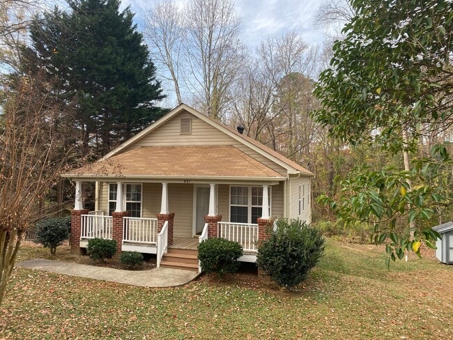 Primary Photo - Charming 3 Bedroom, 2 Bathroom Home in Matthews!