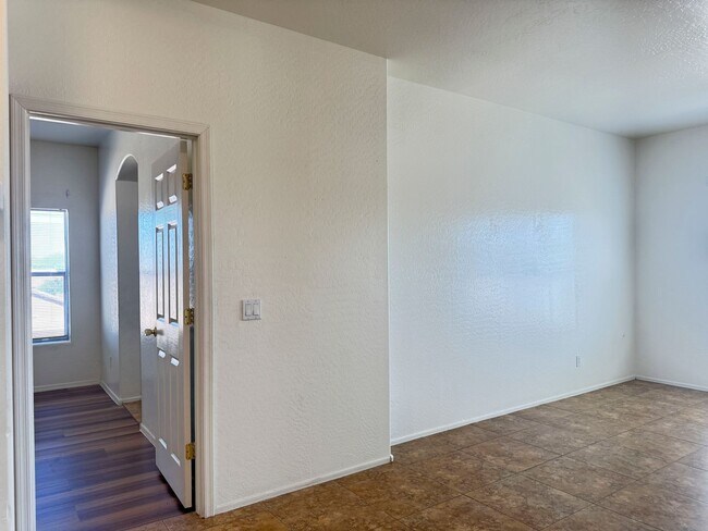 Building Photo - Queen Creek 4 bed 2.5 bath For rent