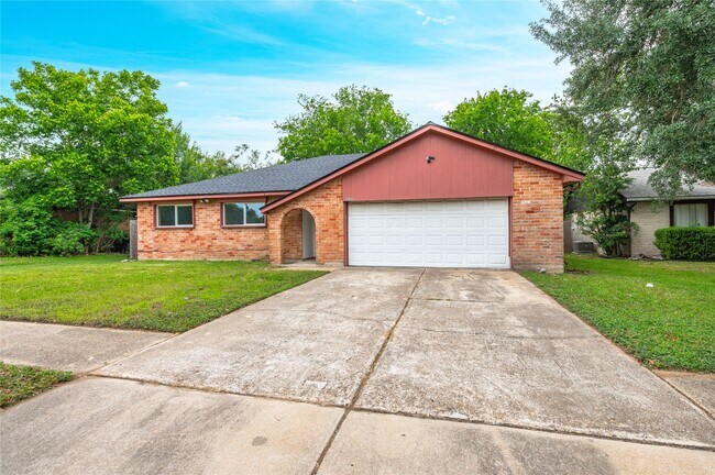 Building Photo - 15050 Blueridge Rd