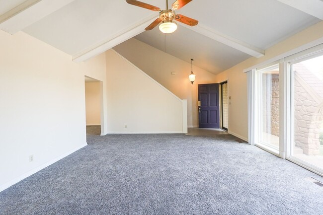 Building Photo - Updated Move In Ready 3-Bedroom Home, Grea...