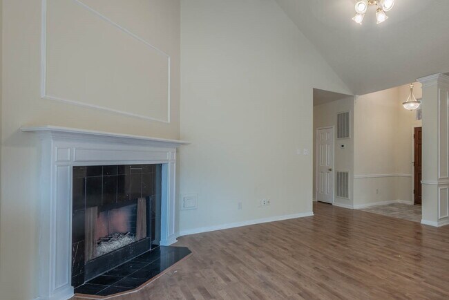 Building Photo - 17030 Macleish Dr