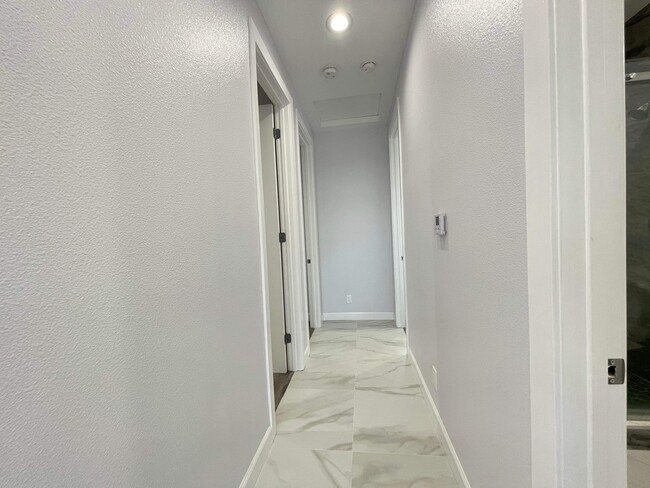 Building Photo - 15410 Firmona Ave