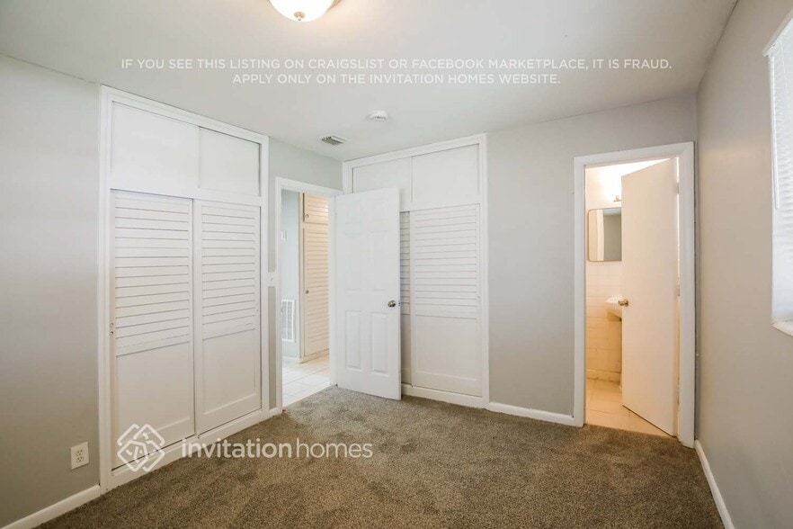 Building Photo - 6338 NW 24th Ct