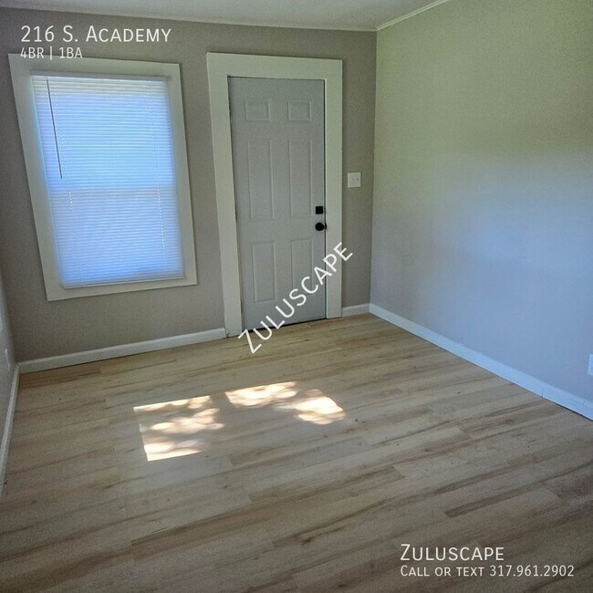 Building Photo - HALF OFF FIRST MONTH RENT....216 S. Academ...