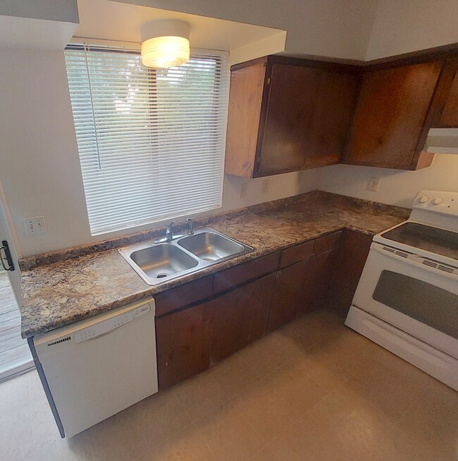 Building Photo - 431 Seaboard Ave