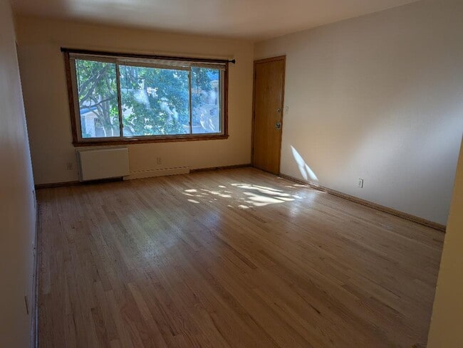 Building Photo - 2123 S 108th St