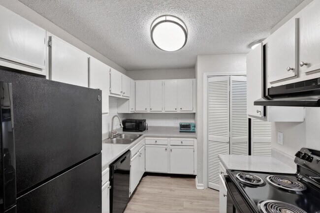 Building Photo - 50 Northtown Dr