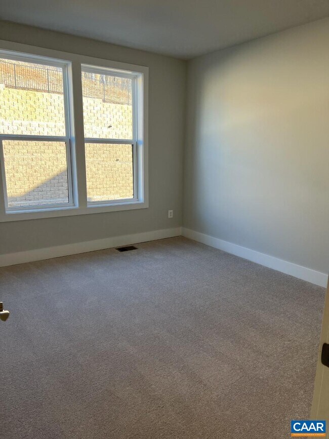 Building Photo - 807 Wesley Ln