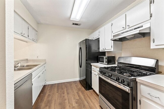 Building Photo - 2518 Howellwood Way