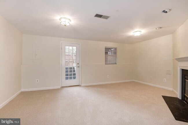 Building Photo - 22037 Manning Square