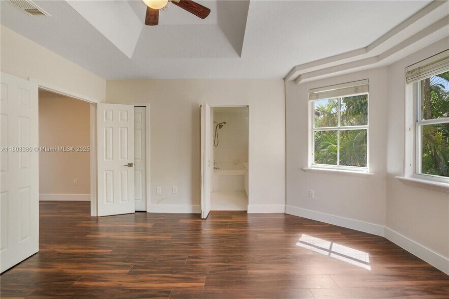 Building Photo - 4882 NW 108th Psge