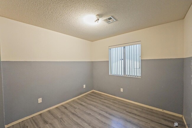 Building Photo - 643 13th St