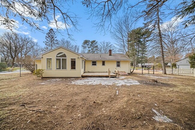 Building Photo - Beautiful Single Family Home for Rent in an Unbeatable Longmeadow Neighborhood!