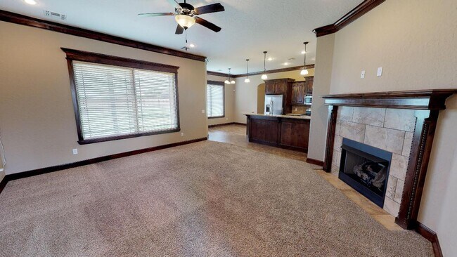 Building Photo - 328 Creekside Dr