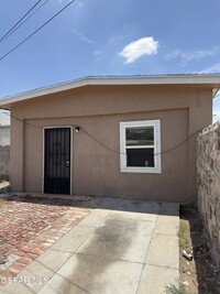 Building Photo - 2920 Myles St
