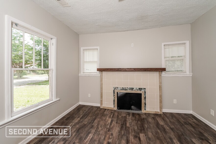 Building Photo - 519 4th Ct W
