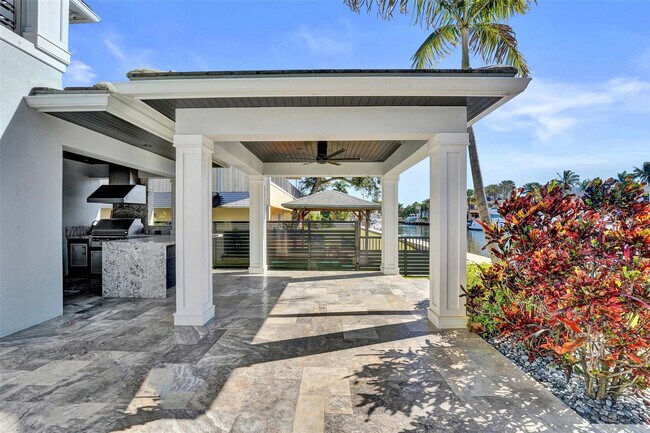 Building Photo - 1744 SE 9th St