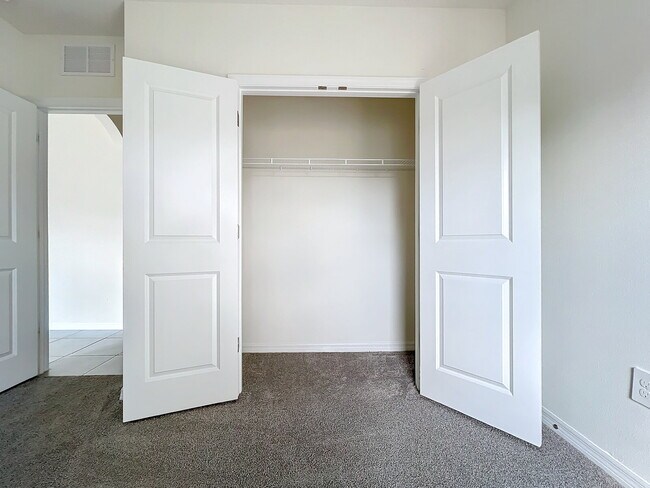 Building Photo - 12744 Lateral Root Dr