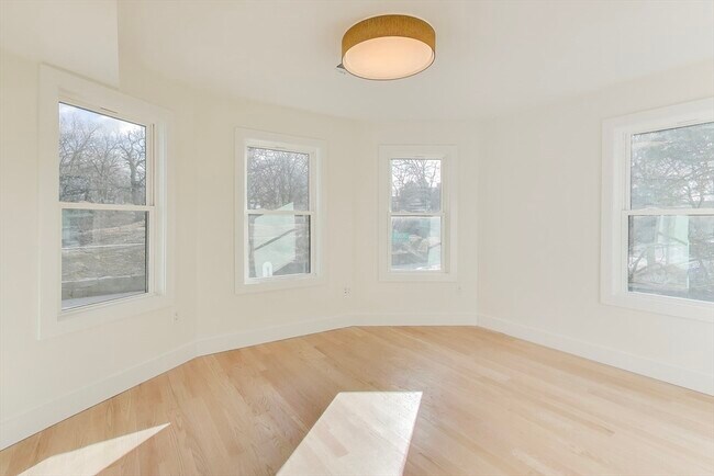 Building Photo - 2195 Dorchester Ave