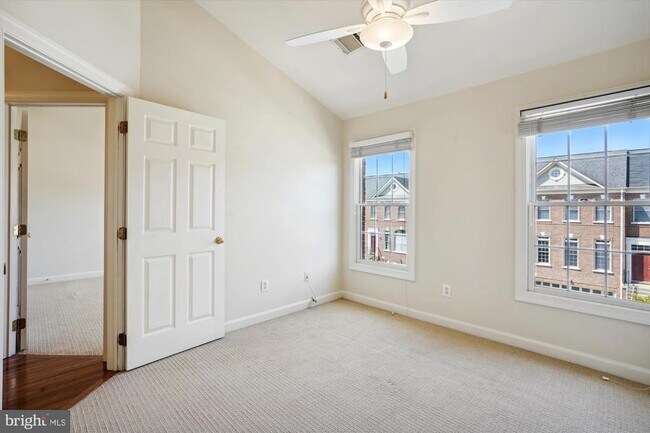 Building Photo - 4524 Fair Valley Dr