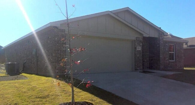 Building Photo - 130 Angelina Dr
