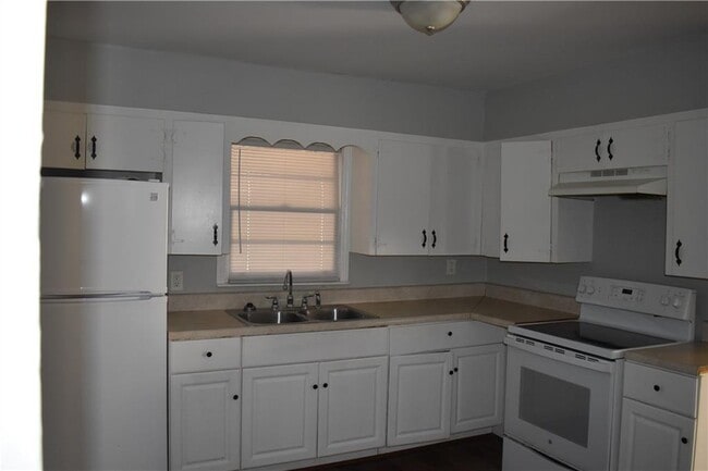 Building Photo - 1703 Kitchens Rd