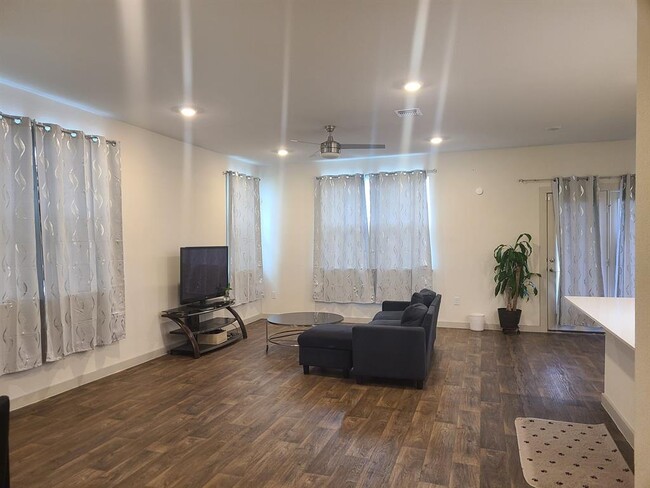 Building Photo - 3117 Armidale Dr