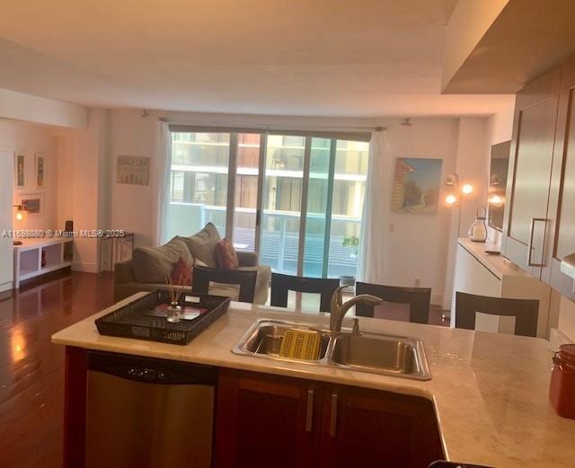 Primary Photo - 9499 Collins Ave
