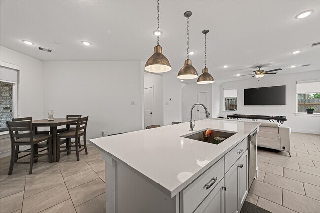 Building Photo - 7803 Swooping Swallow Ln