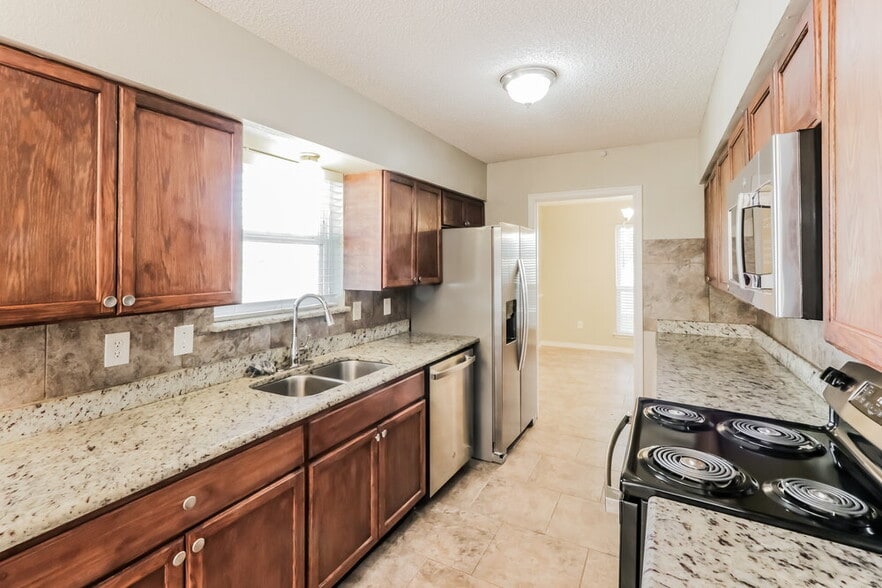 Building Photo - 1830 E Kirnwood Dr